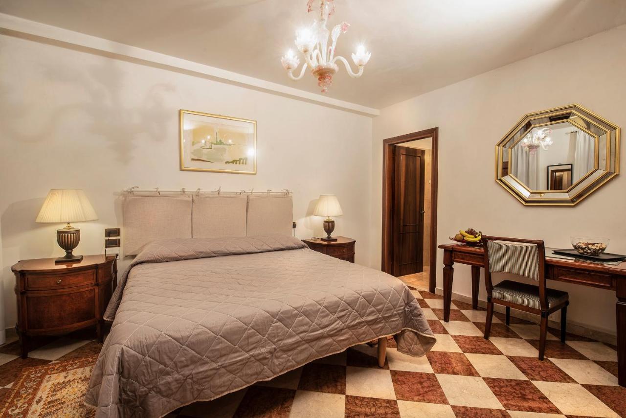 Anzolo Palace - Rooms & Apartments ヴェネツィア エクステリア 写真